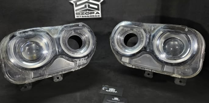 BMW E90 reflektor przed regeneracją - widok matowych kloszy